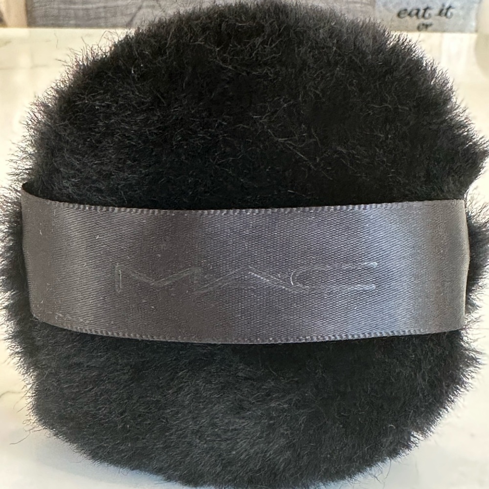 NWOT Vintage MAC Powder Pouf